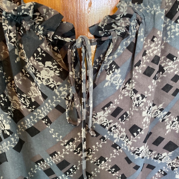 CAbi Graph Blouse, large - Picture 4 of 4